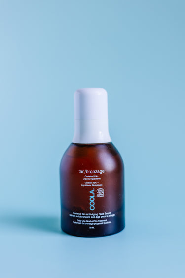 Sérum auto-bronzant anti-âge pour le visage